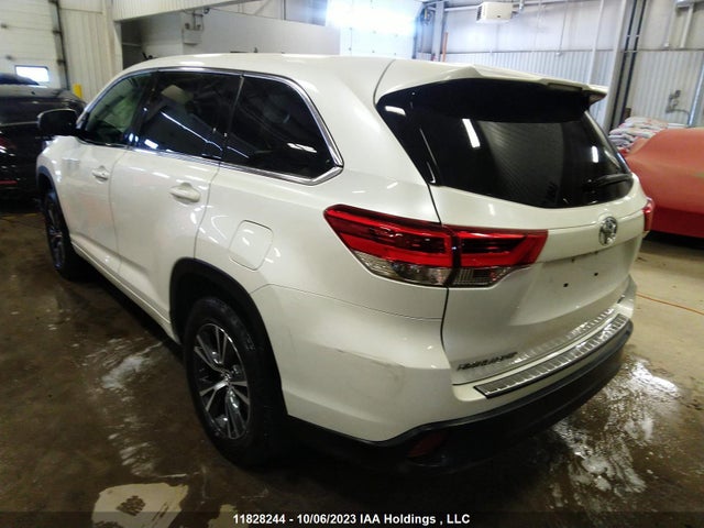Toyota Highlander Le 2017 5TDBZRFH6HS464855 Image 3