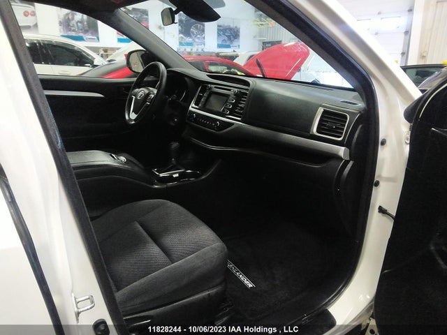 Toyota Highlander Le 2017 5TDBZRFH6HS464855 Image 5