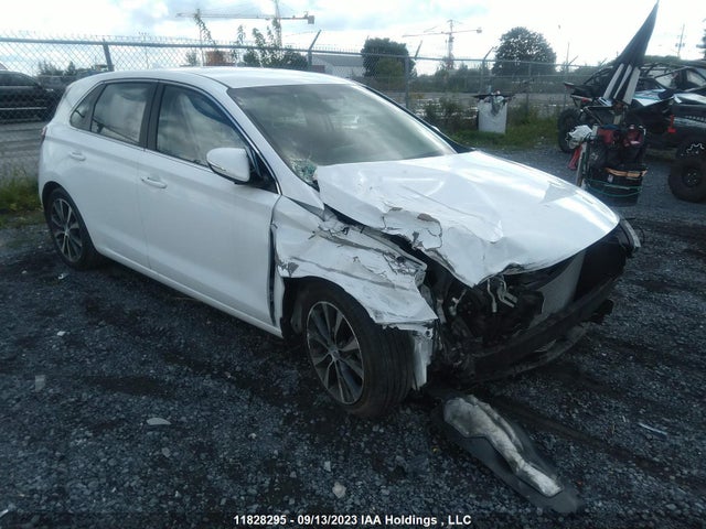 Hyundai Elantra Gt Gl Se 2018 KMHH35LE2JU065856 zdjęcie główne