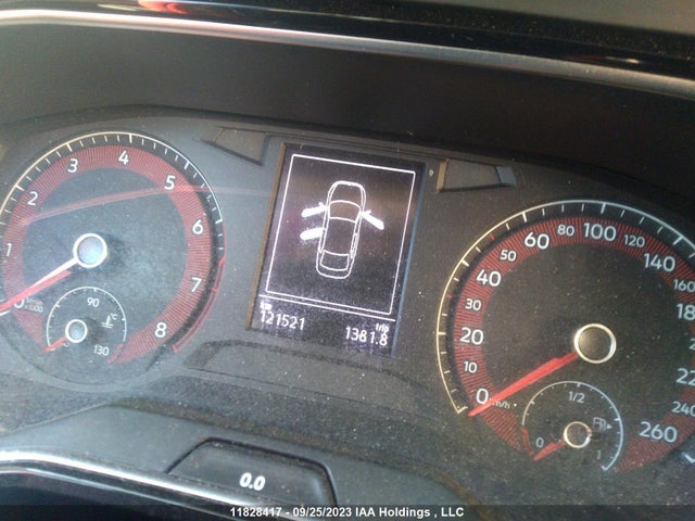 3VWC57BU1KM041001 Volkswagen Jetta Comfortline