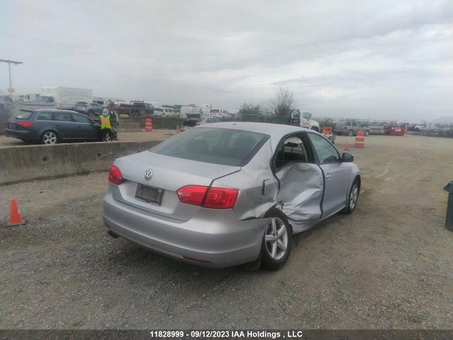 3VW2K7AJ4EM355757 Volkswagen Jetta Sedan Trendline+
