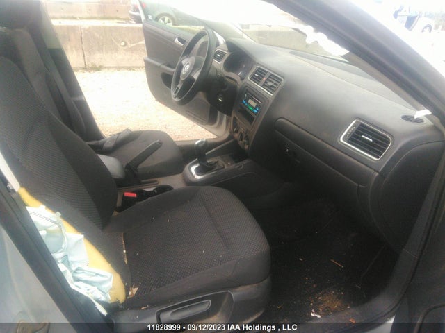 3VW2K7AJ4EM355757 Volkswagen Jetta Sedan Trendline+