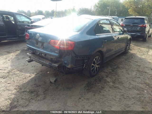 3VWDA7AJ8FM305439 Volkswagen Jetta Sedan Comfortline