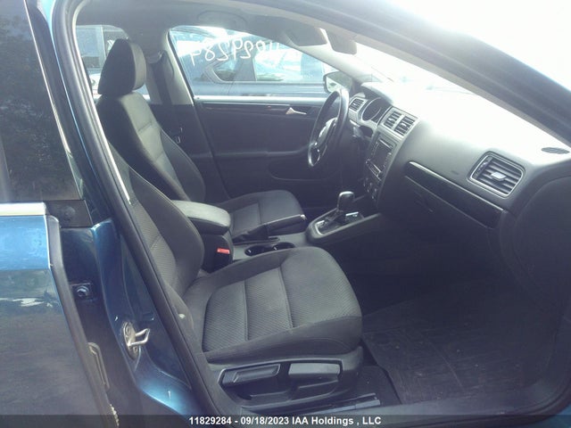 3VWDA7AJ8FM305439 Volkswagen Jetta Sedan Comfortline