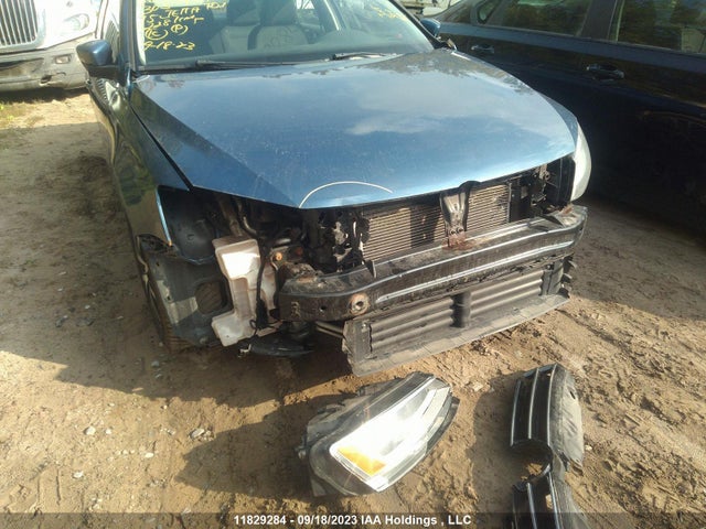 3VWDA7AJ8FM305439 Volkswagen Jetta Sedan Comfortline
