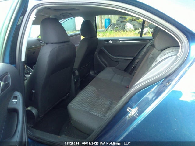 3VWDA7AJ8FM305439 Volkswagen Jetta Sedan Comfortline