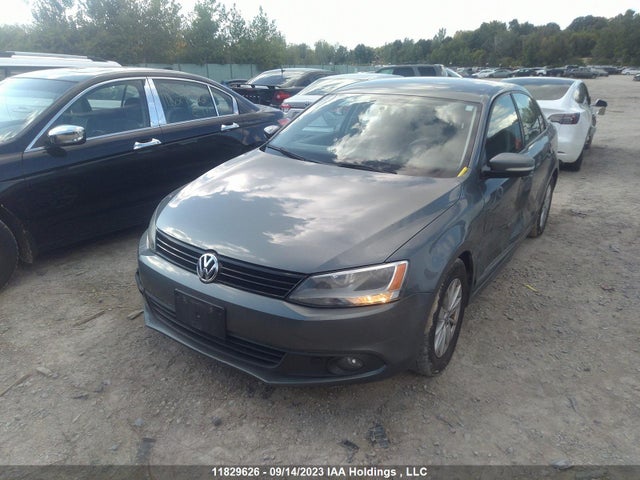 3VWDL7AJXEM249982 Volkswagen Jetta Sedan Comfortline/highline