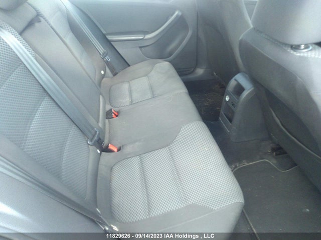 3VWDL7AJXEM249982 Volkswagen Jetta Sedan Comfortline/highline