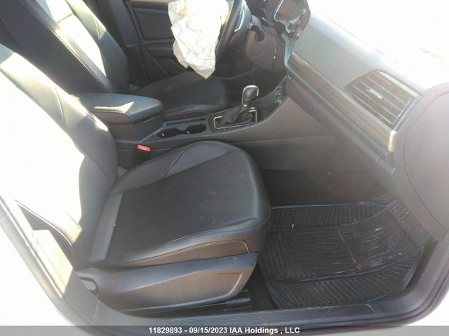 3VWE57BU0KM244194 Volkswagen Jetta Highline
