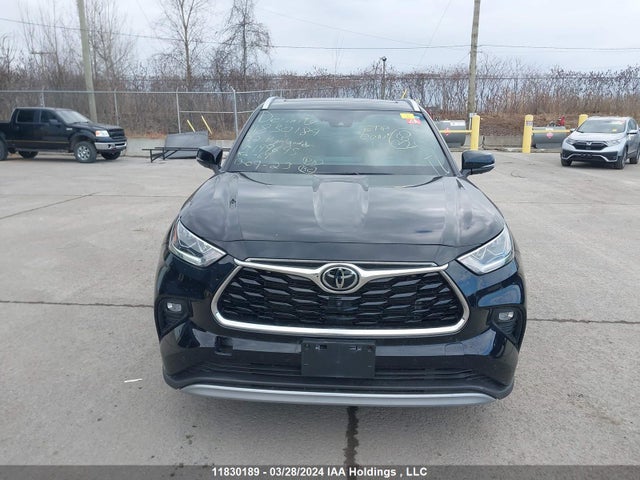 Toyota Highlander Limited 2022 5TDFZRBH6NS199695 Image 13
