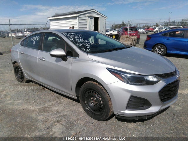 Chevrolet CRUZE LT 2019 1G1BE5SMXK7113061 Image 1