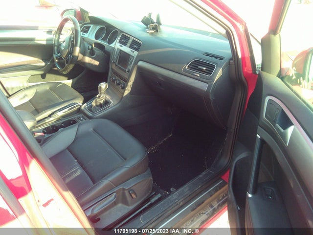 3VW017AU8HM543917 Volkswagen Golf Sportwagen S