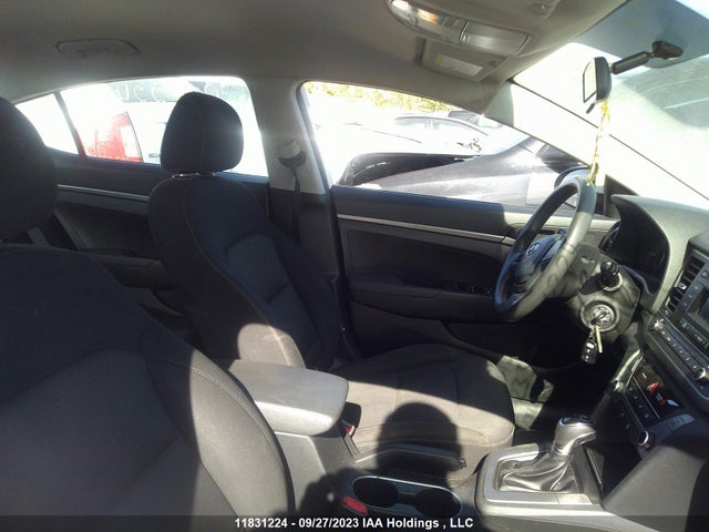 Hyundai Elantra Le 2018 5NPD74LF6JH233129 Image 5