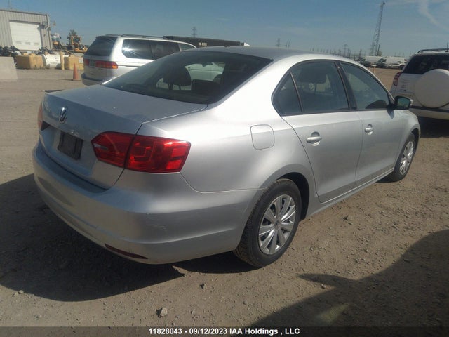 3VW2K7AJ4EM217541 Volkswagen Jetta Sedan Trendline+