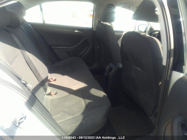 3VW2K7AJ4EM217541 Volkswagen Jetta Sedan Trendline+