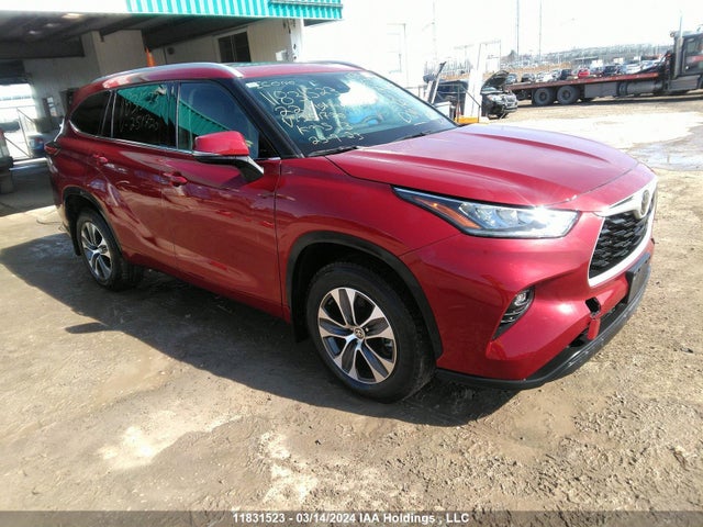 Toyota Highlander Xle 2022 5TDGZRBH4NS251720 Image 1