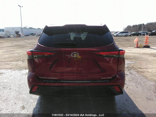 Toyota Highlander Xle 2022 5TDGZRBH4NS251720 Image 16