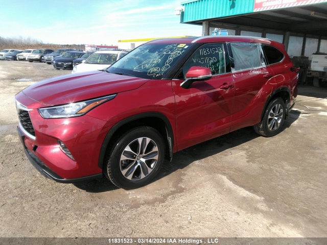 Toyota Highlander Xle 2022 5TDGZRBH4NS251720 Image 2