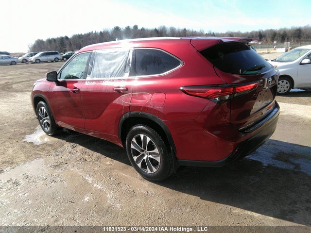 Toyota Highlander Xle 2022 5TDGZRBH4NS251720 Image 3