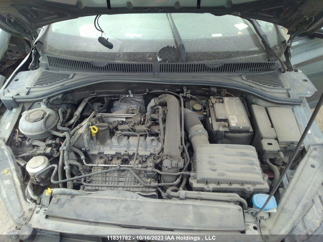 3VWE57BU1KM064075 Volkswagen Jetta Highline