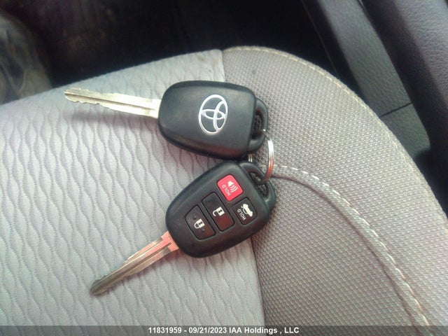 Toyota COROLLA CE/S/LE 2016 2T1BURHE3GC685578 Image 11