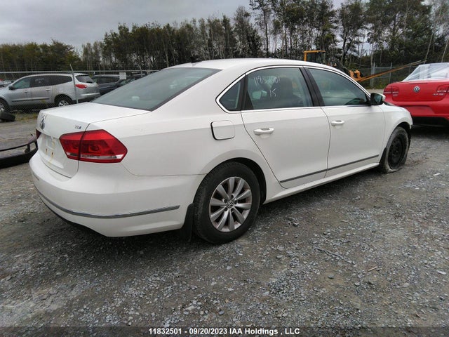1VWBV7A39FC056311 Volkswagen Passat Comfortline