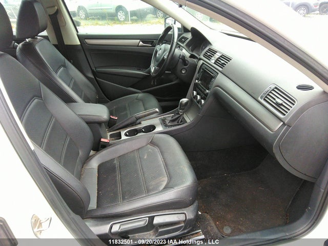 1VWBV7A39FC056311 Volkswagen Passat Comfortline