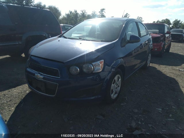 Chevrolet SONIC LS 2014 1G1JB5EH8E4229397 Image 2