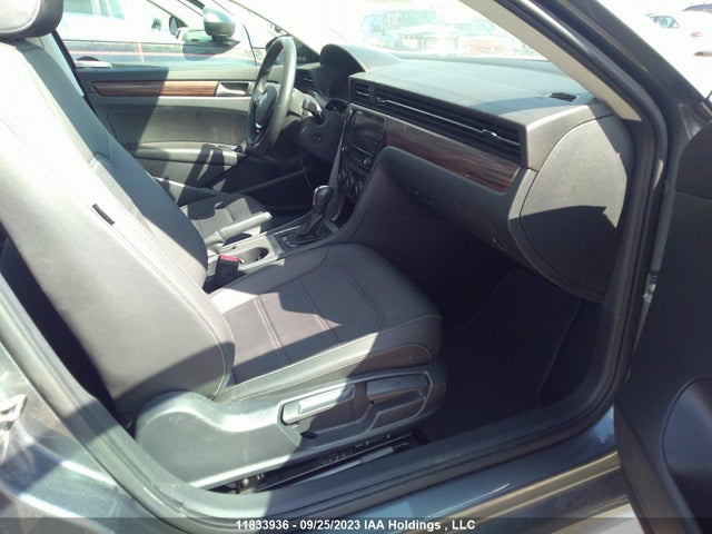 1VWBA7A38NC006297 Volkswagen Passat 2.0t Limited Edition