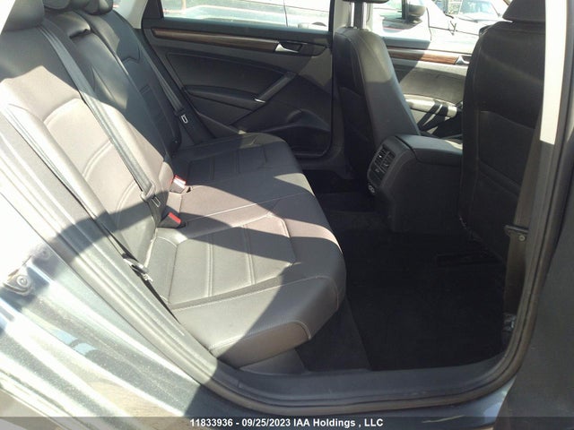 1VWBA7A38NC006297 Volkswagen Passat 2.0t Limited Edition