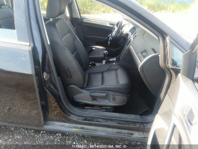 3VW017AU2HM526577 Volkswagen Golf Sportwagen S