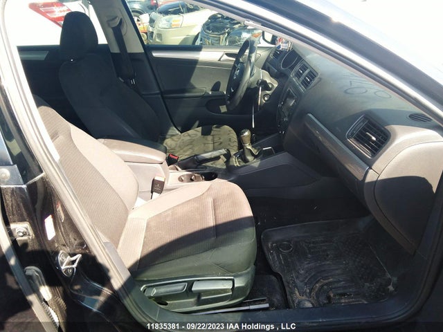 3VW1K7AJ2FM255122 Volkswagen Jetta Sedan Trendline/trendline+
