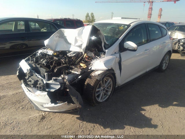 Ford FOCUS SE 2017 1FADP3K25HL293357 Image 2