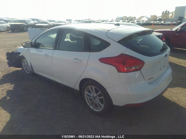 Ford FOCUS SE 2017 1FADP3K25HL293357 Image 3