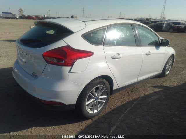 Ford FOCUS SE 2017 1FADP3K25HL293357 Image 4