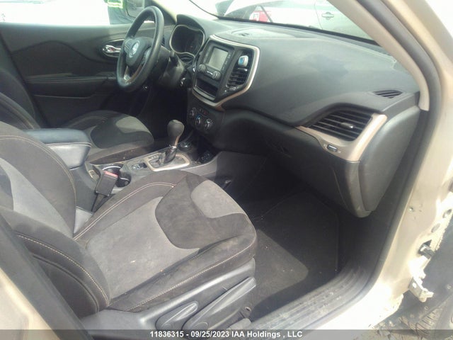 1C4PJMAB5EW203098 Jeep Cherokee Sport