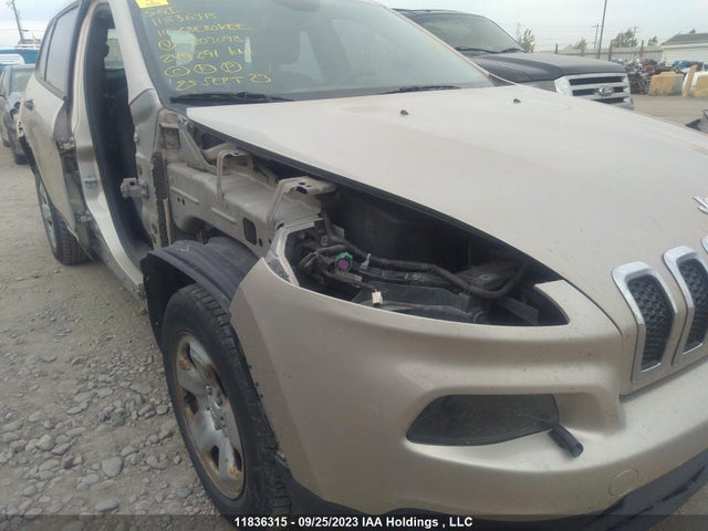 1C4PJMAB5EW203098 Jeep Cherokee Sport