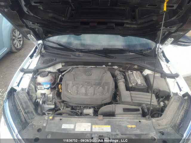 1VWBA7A3XNC000677 Volkswagen Passat 2.0t Limited Edition
