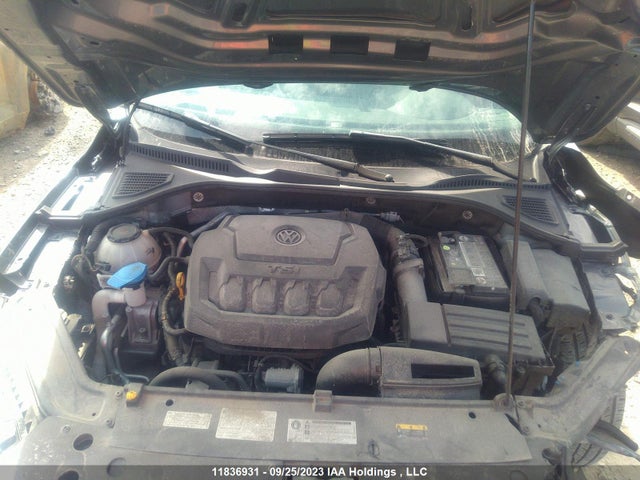 1VWAA7A35LC021669 Volkswagen Passat Comfortline