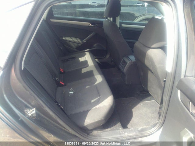 1VWAA7A35LC021669 Volkswagen Passat Comfortline