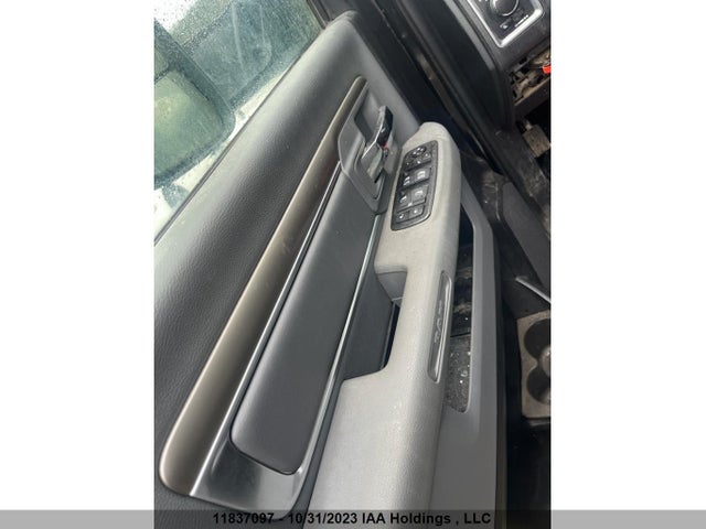 1C6RR7TT5GS167682 RAM 1500 Slt
