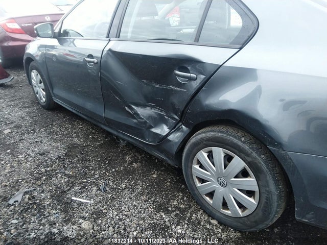 3VW267AJ4GM395103 Volkswagen Jetta Sedan Trendline/trendline+