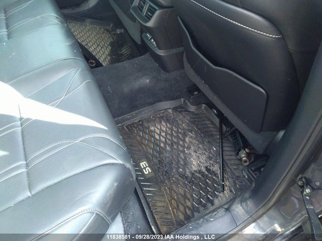 58AFZ1B17NU112021 Lexus Es Es 350