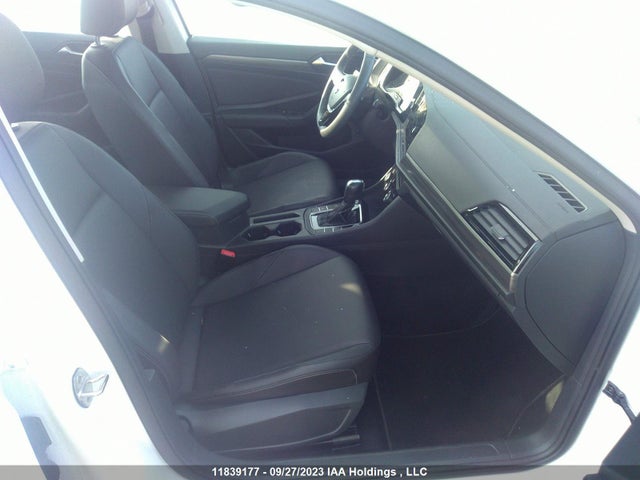3VWE57BU7MM076718 Volkswagen Jetta Highline