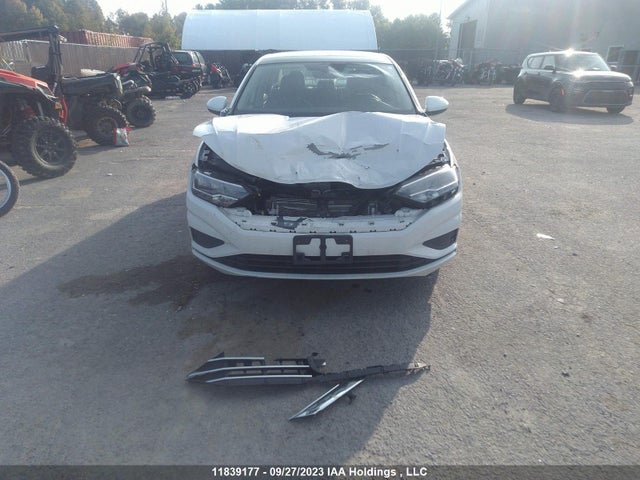 3VWE57BU7MM076718 Volkswagen Jetta Highline