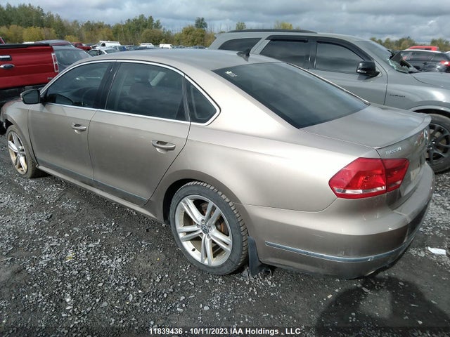 1VWCS7A38FC056197 Volkswagen Passat Highline