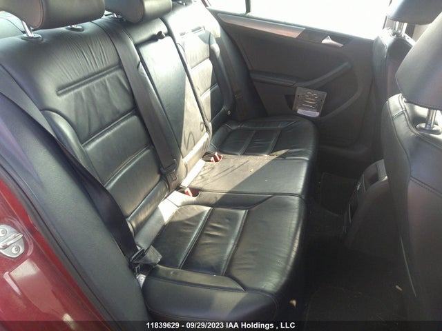 3VWL07AJ2FM338080 Volkswagen Jetta Sedan Highline