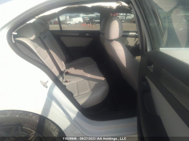 3VWL17AJ1HM210414 Volkswagen Jetta Sedan Highline