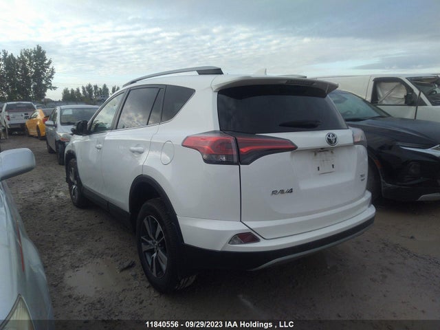 Toyota Rav4 Xle 2018 2T3RFREV8JW805627 Image 3