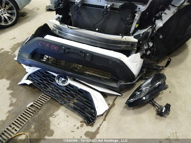 Toyota RAV4 LE 2020 2T3B1RFVXLW104637 Image 12